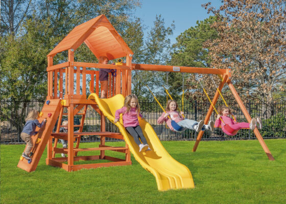 Toucan Fort with Wood Roof