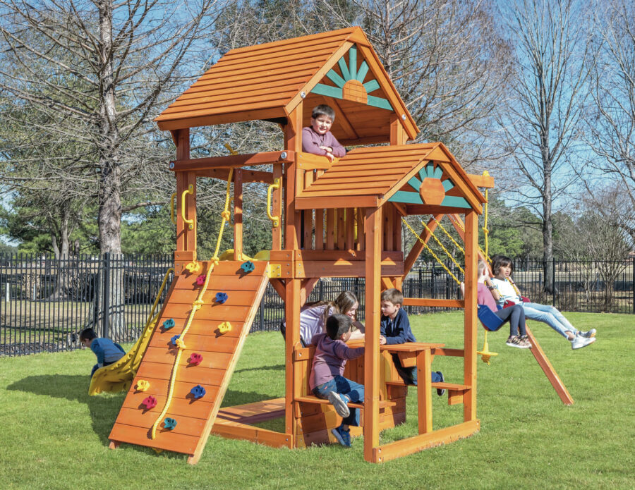 Parrot Island Fort w/ Wood Roof & Snack Bar