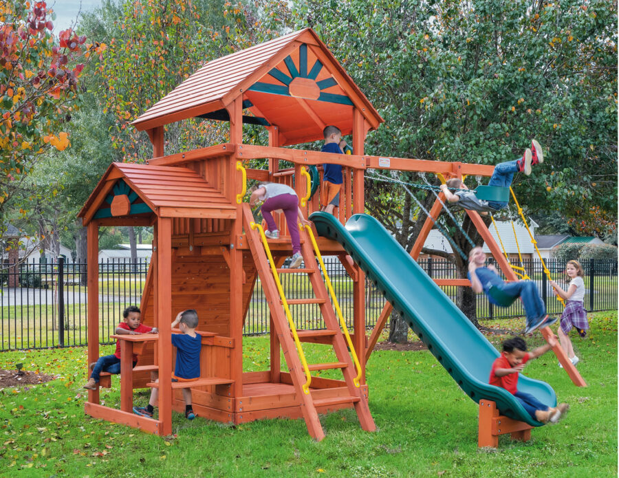 5.8 Bengal Fort w/ Wood Roof & Snack Bar