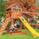 7.4 Bengal Fort w/ Wood Roof & Treehouse Panels