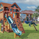 5.8 MegaDeck Fort w/Wood Roof & Treehouse Panels