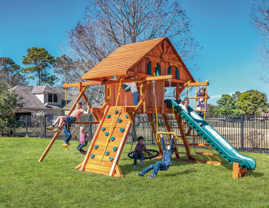 5.8 Jaguar Playcenter w/ Wood Roof, Treehouse Panels and Green Scoop Slide
