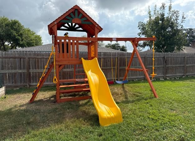 Parrot Island Fort w:Wood Roof Installed 7