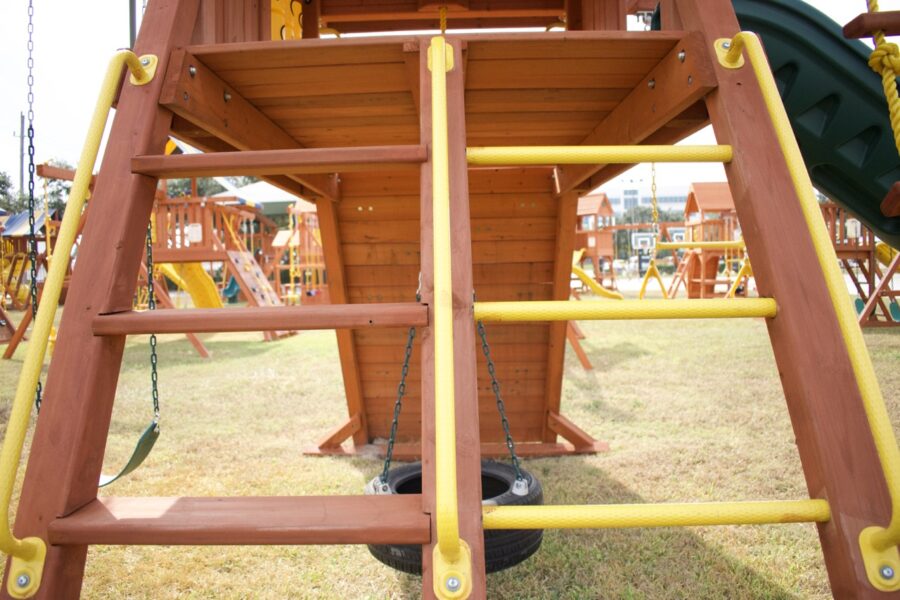 Parrot Island Playcenter XL w/ Wood Roof, Treehouse Panels and Green Scoop Slide